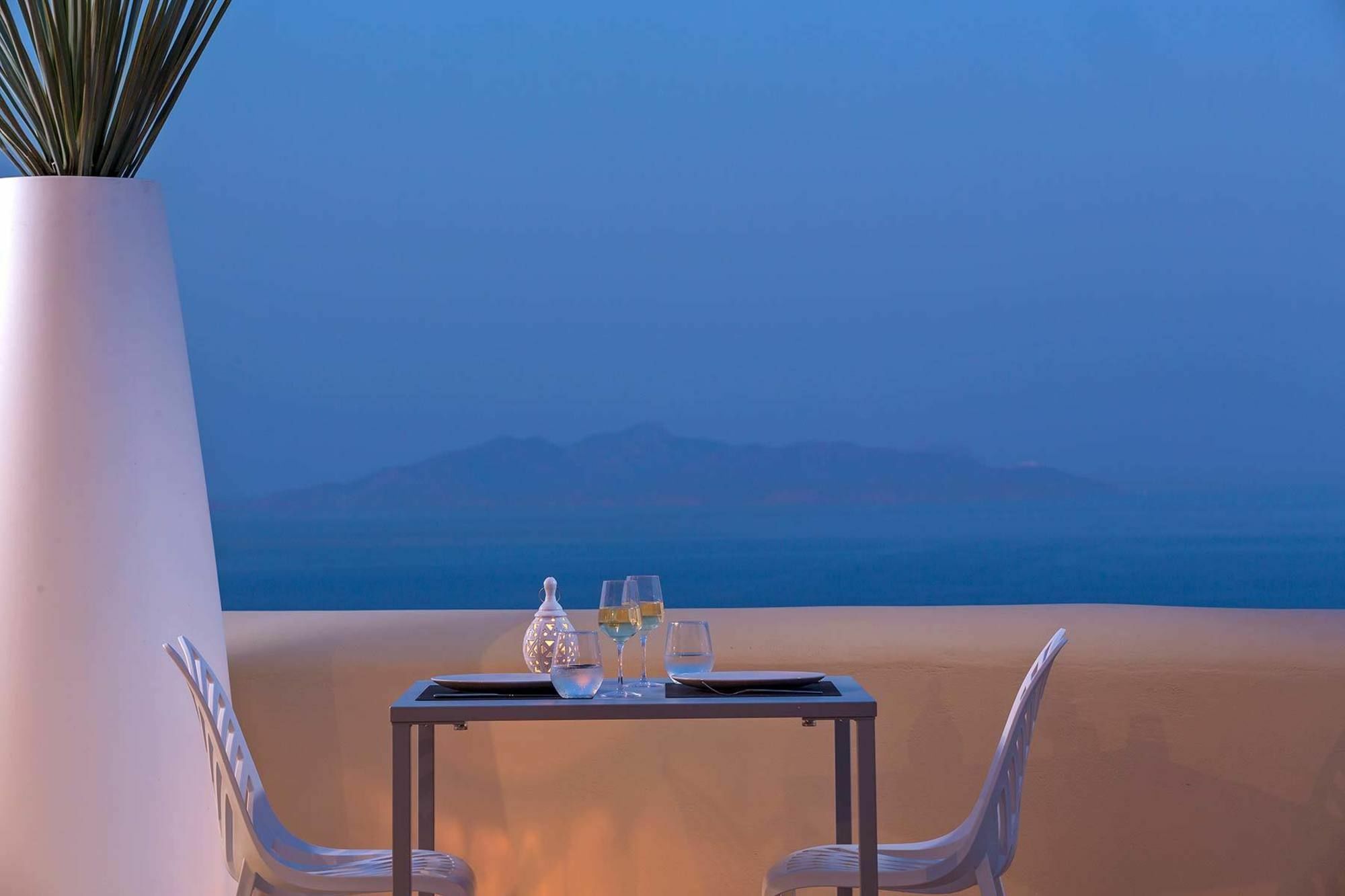 Skyfall Suites - Adults Only Pýrgos Buitenkant foto